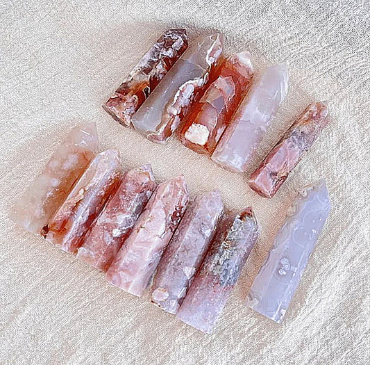 Cherry Blossom Agate Column with Cream Wood-Look Frame – Soft Natural Stone Accent